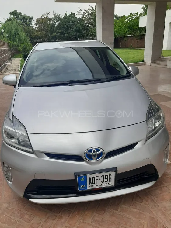 Toyota Prius 2013 for Sale in Islamabad Image-1
