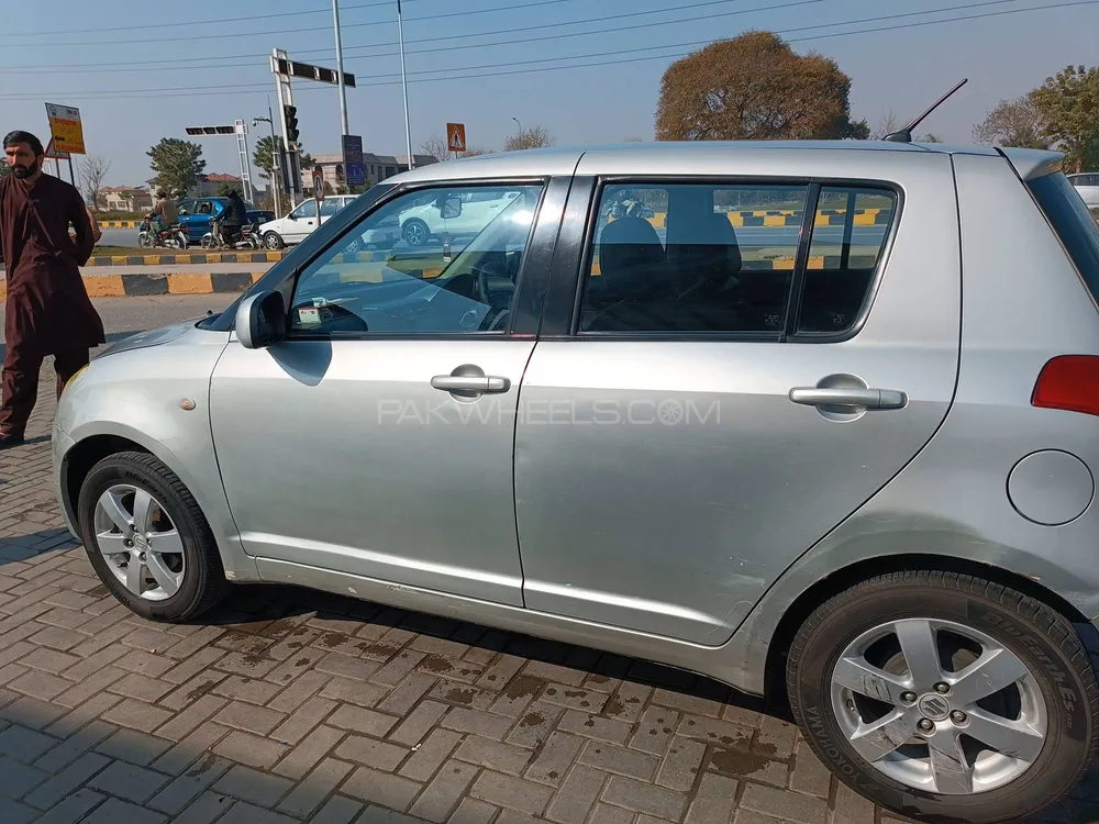 Suzuki Swift 2010 for Sale in Lahore Image-1
