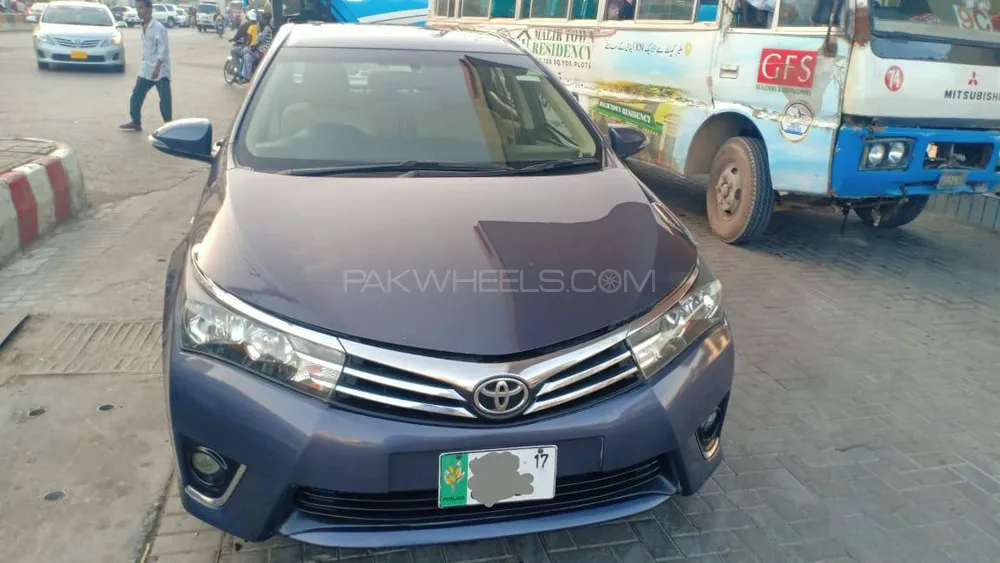 Toyota Corolla 2017 for Sale in Islamabad Image-1