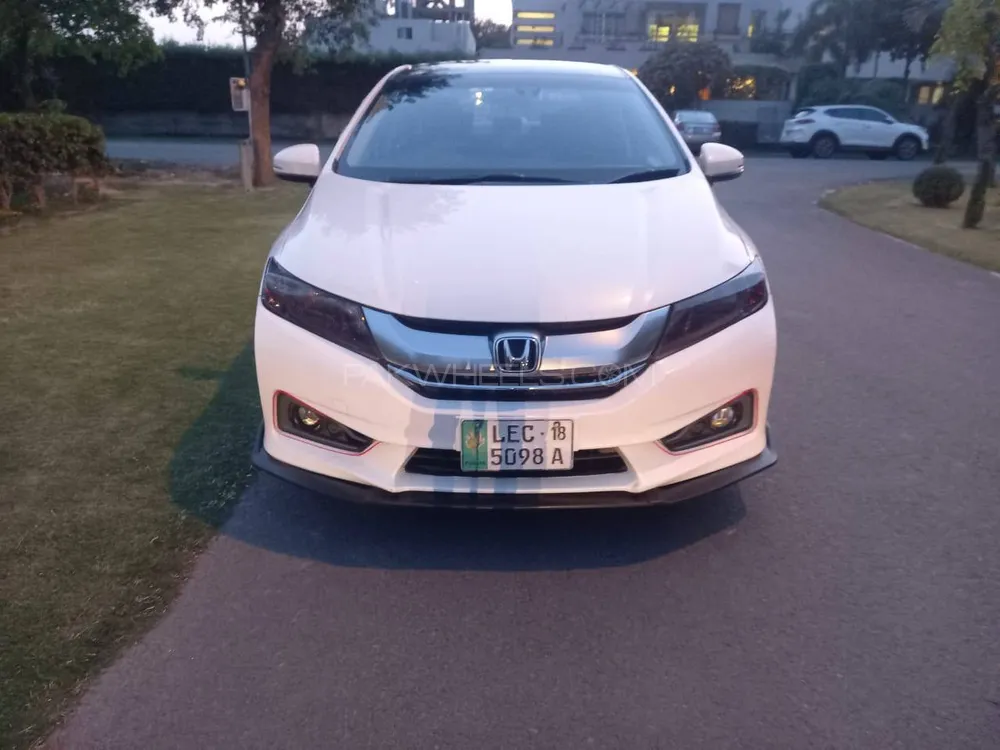 Honda Grace Hybrid 2015 for Sale in Lahore Image-1
