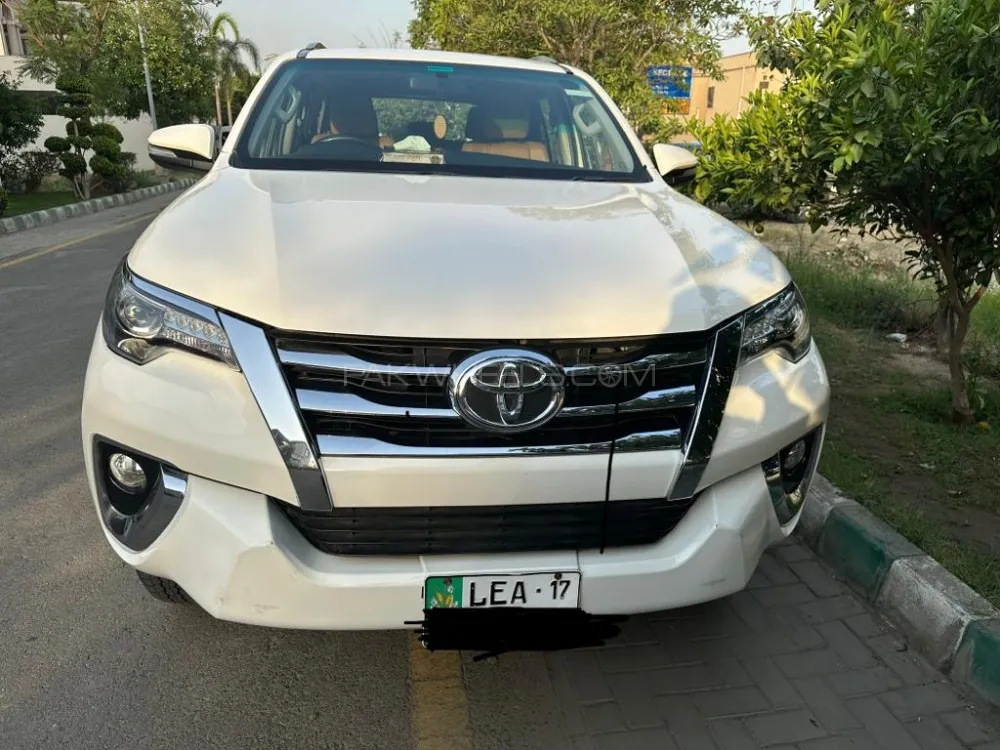 Toyota Fortuner 2017 for Sale in Lahore Image-1
