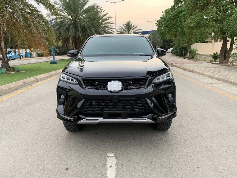 Toyota Fortuner 2023 for Sale in Lahore Image-1