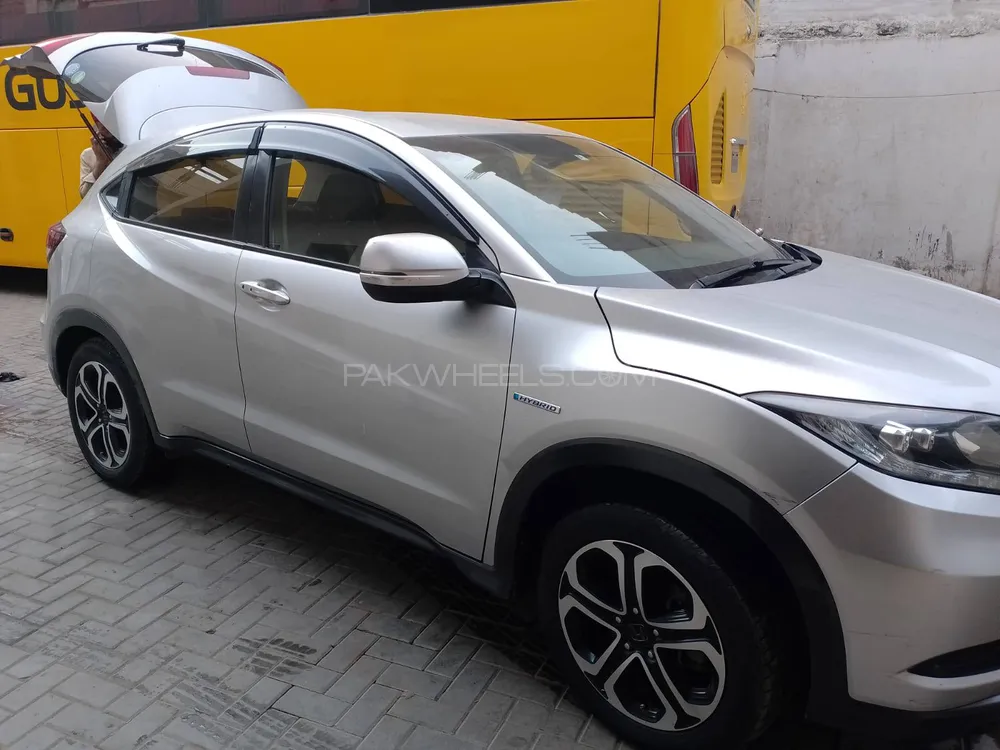 Honda Vezel 2014 for Sale in Karachi Image-1