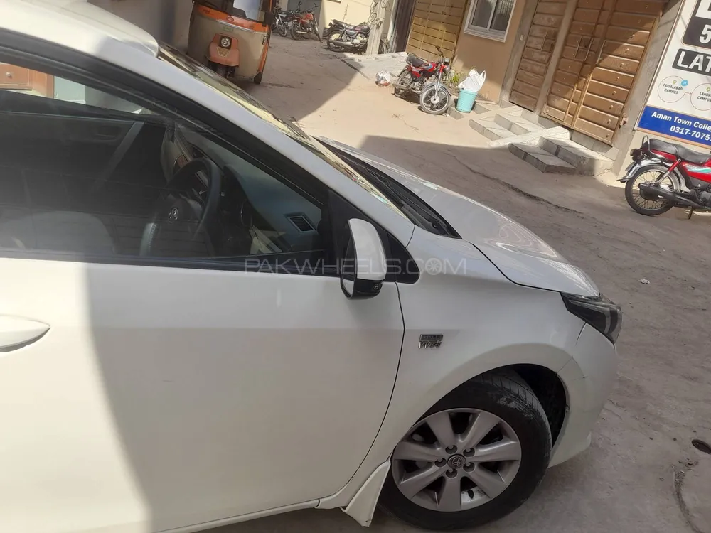 Toyota Corolla 2016 for Sale in Lahore Image-1