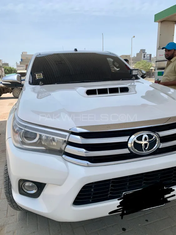 Toyota Hilux 2017 for Sale in Karachi Image-1