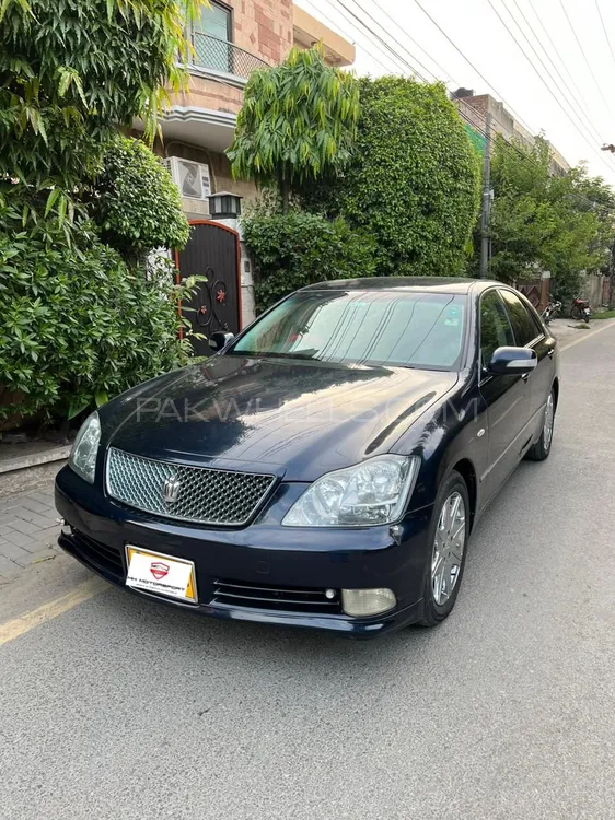 Toyota Crown 2004 for Sale in Lahore Image-1