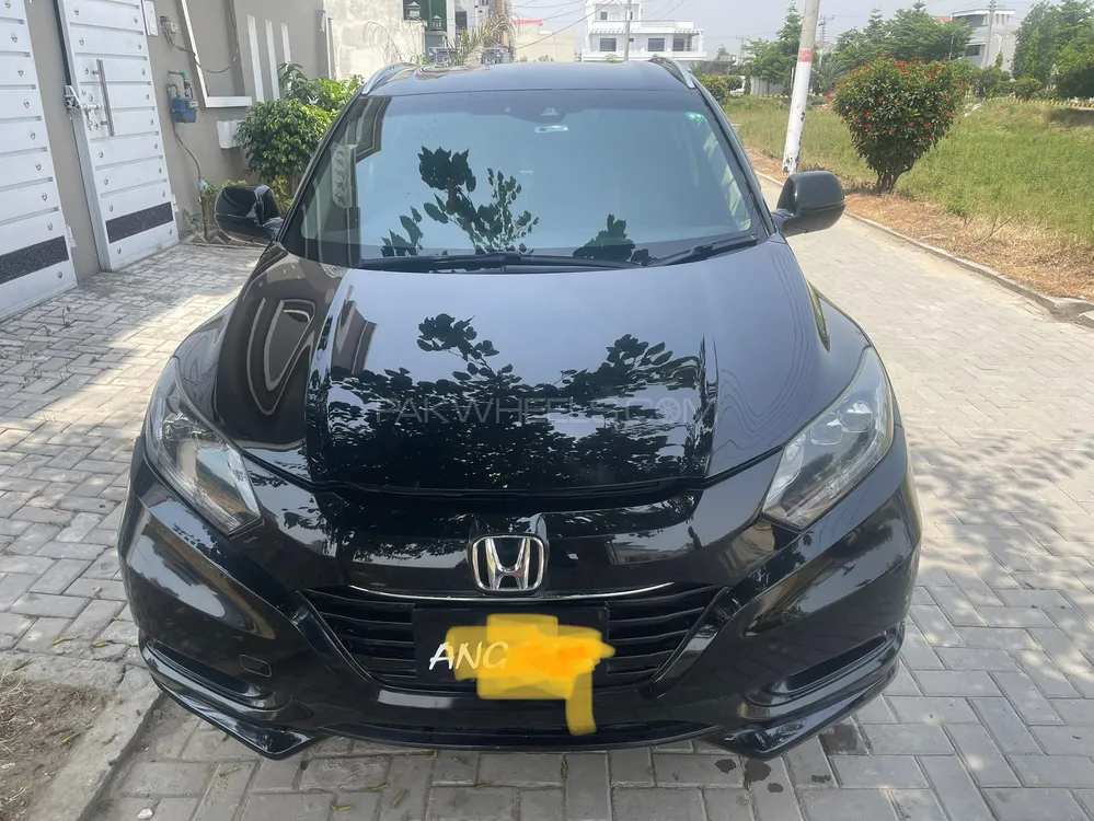 Honda Vezel 2017 for Sale in Sambrial Image-1