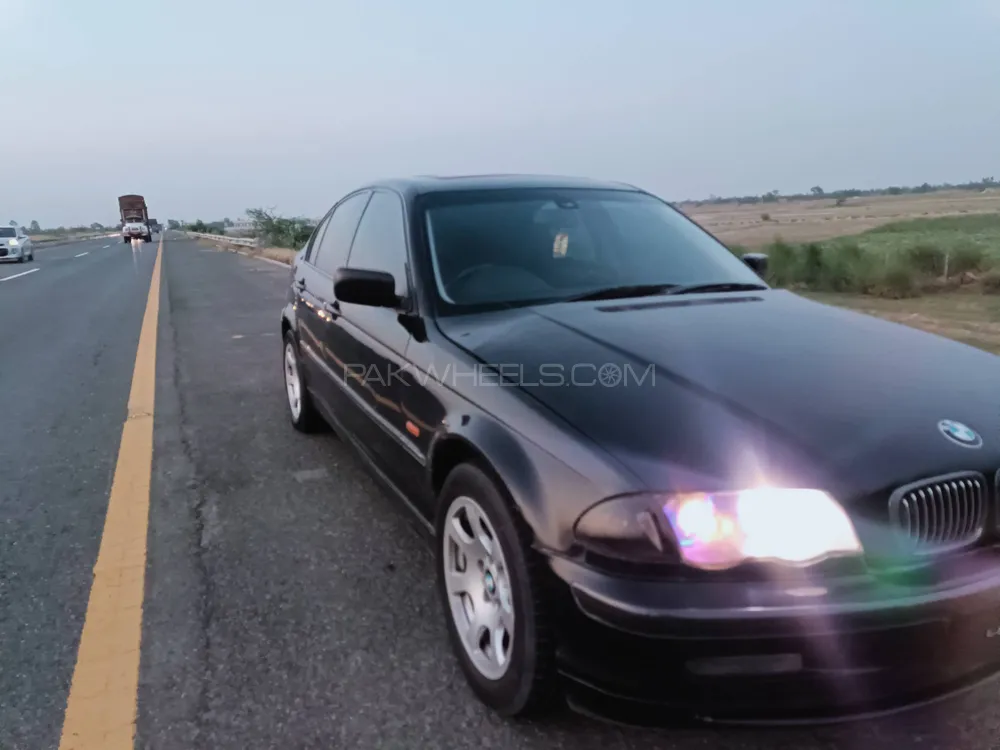 بی ایم ڈبلیو 3 سیریز 2001 for Sale in اسلام آباد Image-1
