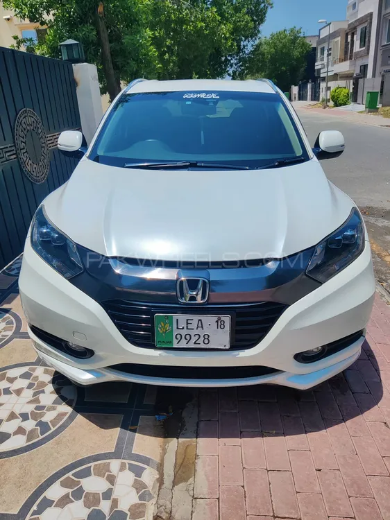 Honda Vezel 2014 for Sale in Lahore Image-1