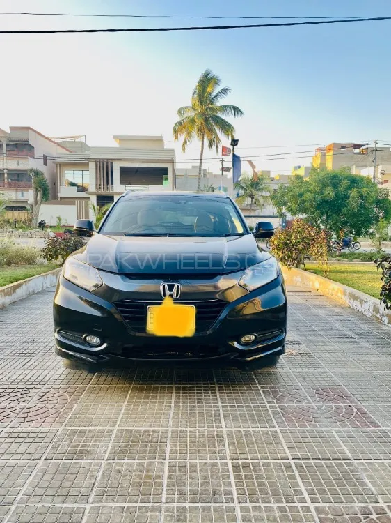 Honda Vezel 2016 for Sale in Islamabad Image-1