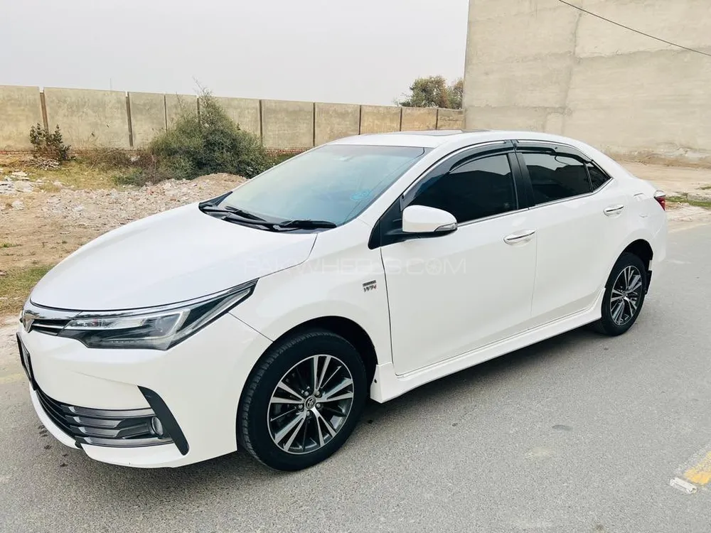 Toyota Corolla 2019 for Sale in Faisalabad Image-1
