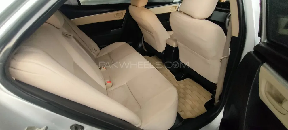 Toyota Corolla 2016 for Sale in Lahore Image-1