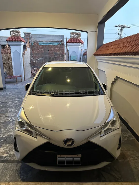 Toyota Vitz 2017 for Sale in Mandi bahauddin Image-1