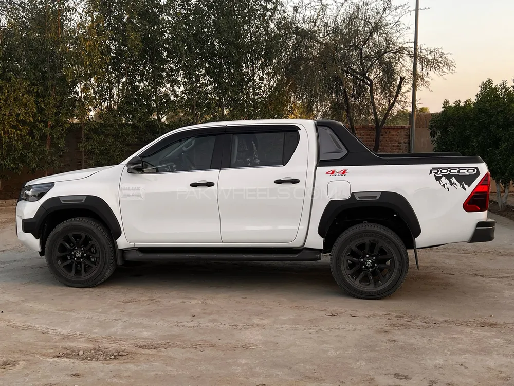Toyota Hilux 2023 for Sale in Rahim Yar Khan Image-1
