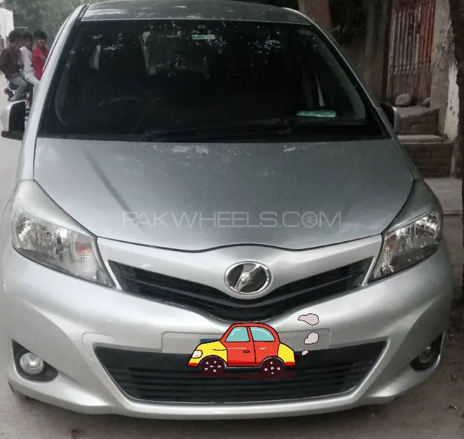 Toyota Vitz 2013 for Sale in Islamabad Image-1