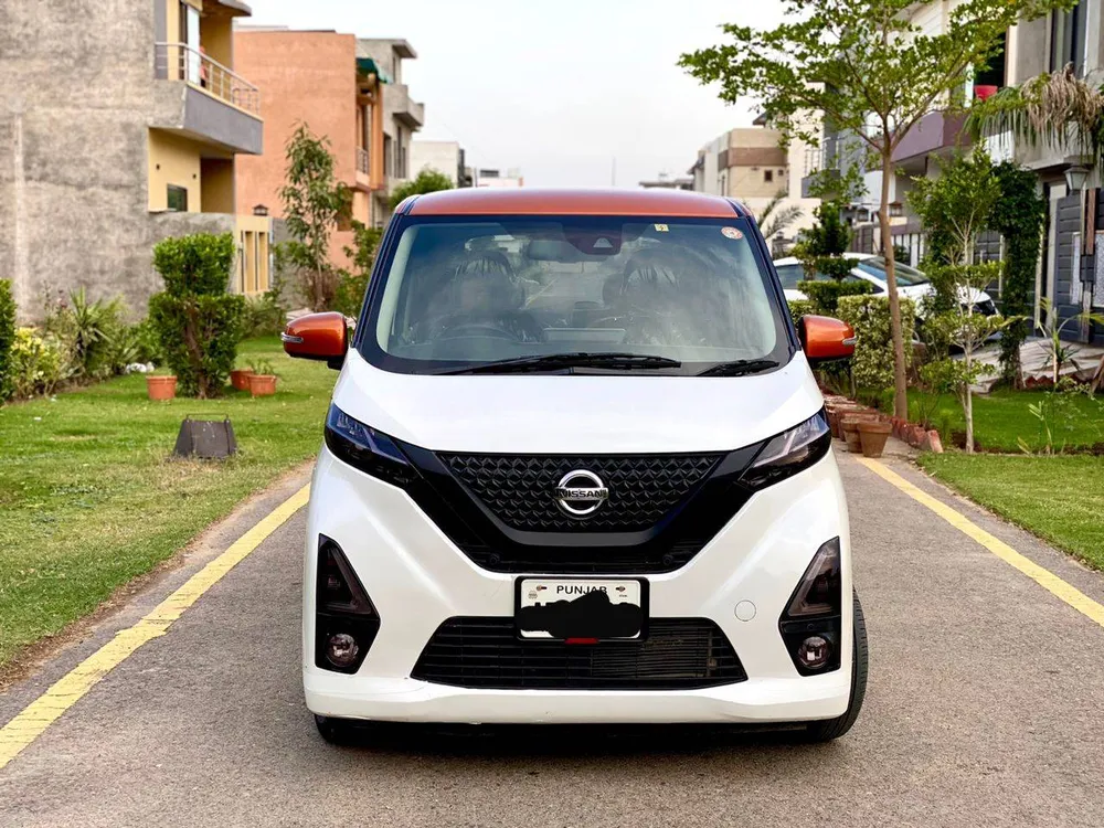 Nissan Dayz Highway Star 2019 for Sale in Lahore Image-1