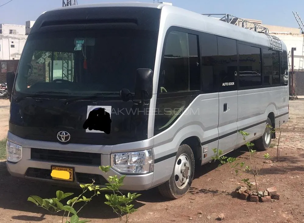 Toyota Coaster 2018 for Sale in Lahore Image-1