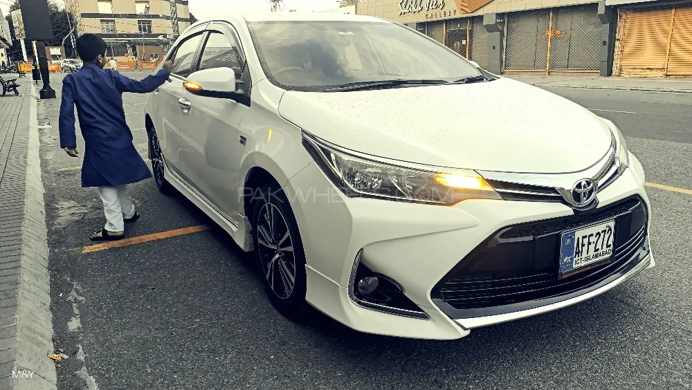 Toyota Corolla 2017 for Sale in Lahore Image-1