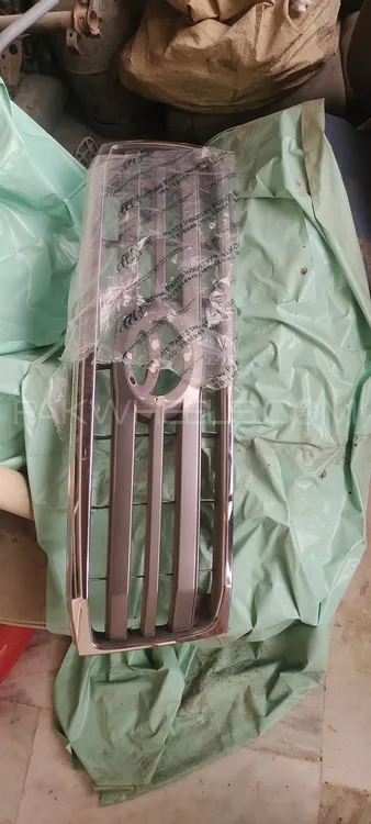 land cruiser  front grill Image-1