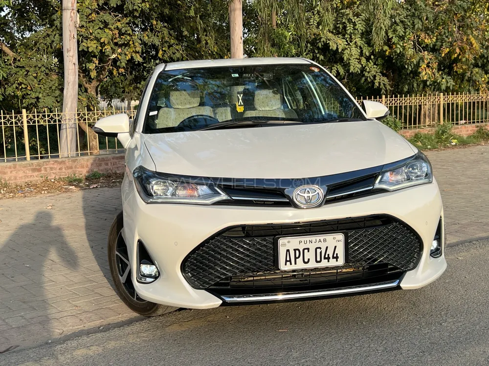 Toyota Corolla Axio 2019 for Sale in Lahore Image-1