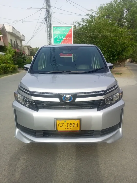 Toyota Voxy 2015 for Sale in Bahawalpur Image-1
