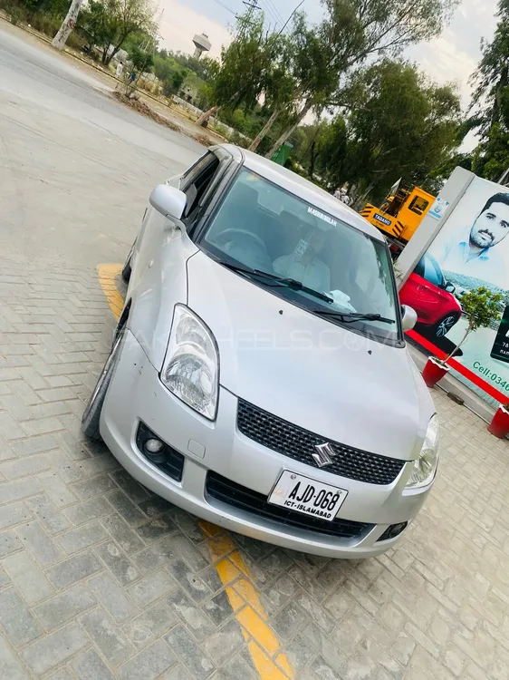 Suzuki Swift 2010 for Sale in Mardan Image-1