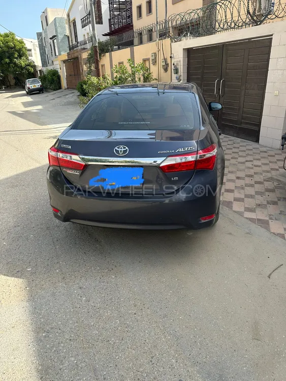 Toyota Corolla 2016 for Sale in Karachi Image-1