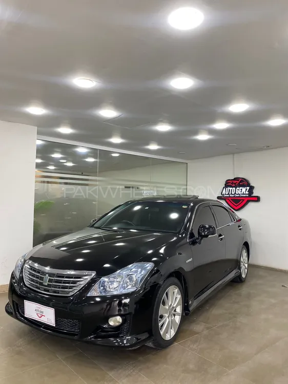 Toyota Crown 2009 for Sale in Islamabad Image-1