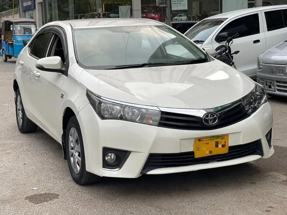 Toyota Corolla 2016 for Sale in Karachi Image-1