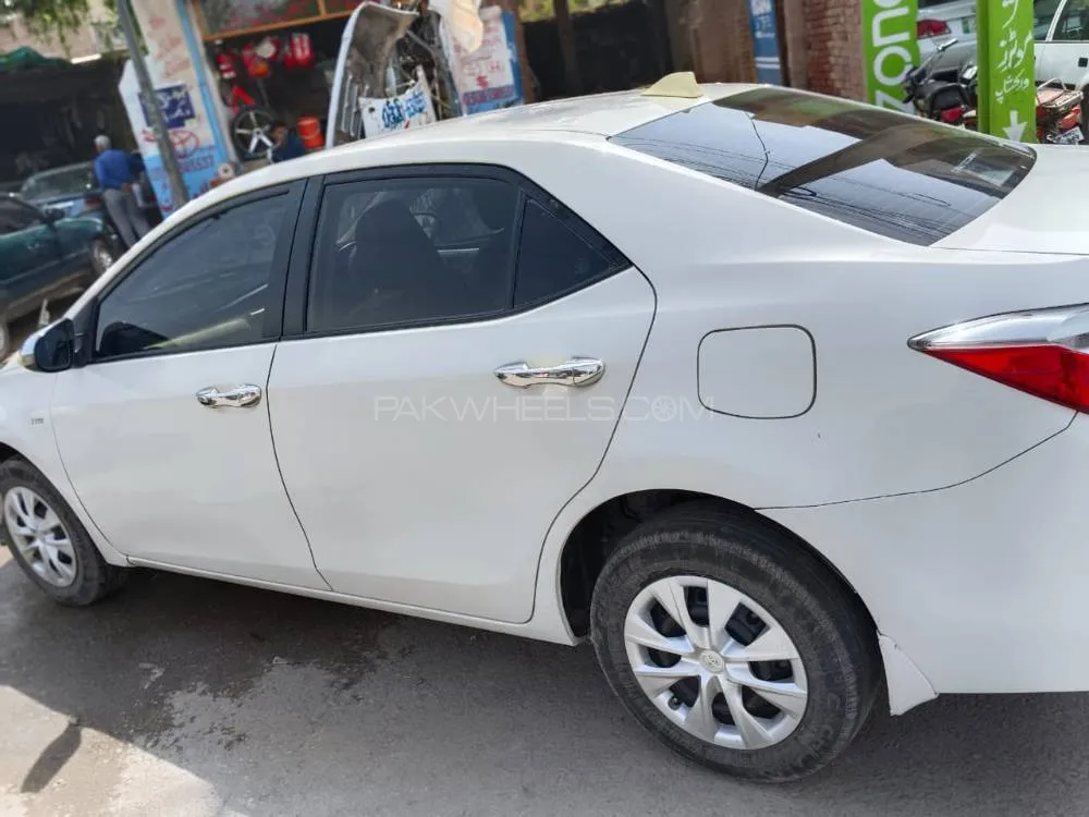 Toyota Corolla 2017 for Sale in Multan Image-1