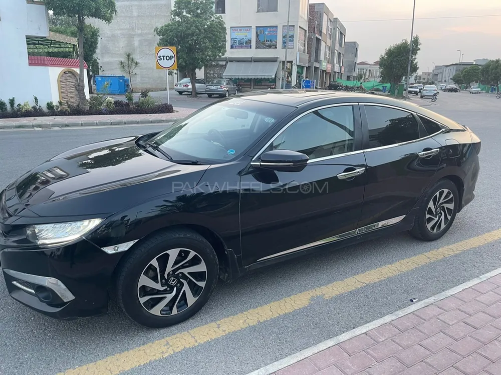 Honda Civic 2018 for Sale in Lahore Image-1