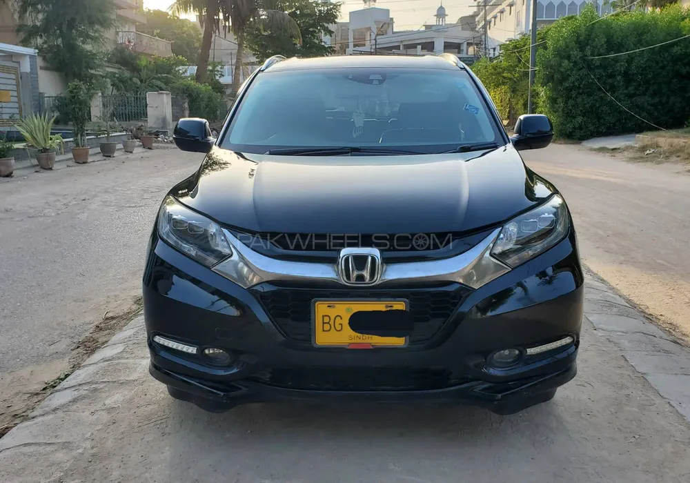 Honda Vezel 2014 for Sale in Karachi Image-1