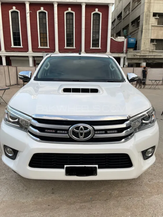 Toyota Hilux 2017 for Sale in Karachi Image-1