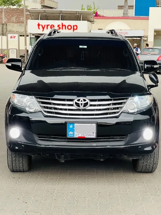 Toyota Fortuner 2013 for Sale in Gujranwala Image-1