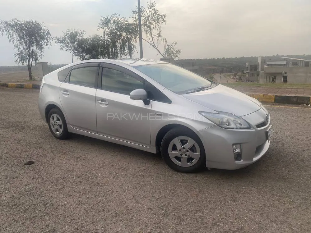 Toyota Prius 2010 for Sale in Islamabad Image-1