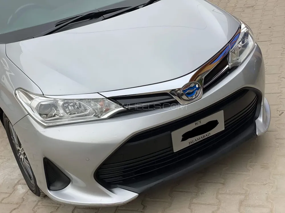 Toyota Corolla Axio 2019 for Sale in Peshawar Image-1