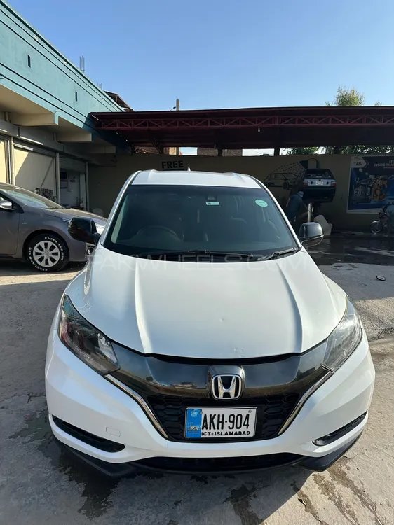 Honda Vezel 2016 for Sale in Bannu Image-1