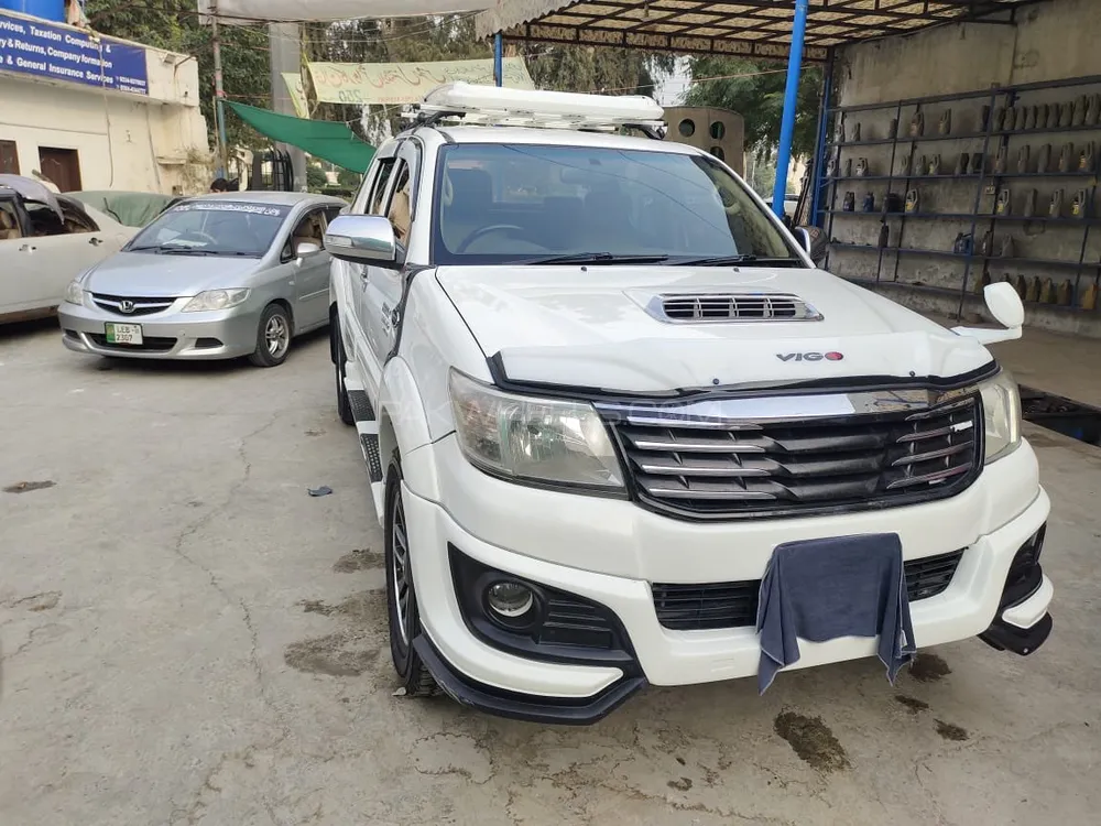 Toyota Hilux 2012 for Sale in Lahore Image-1