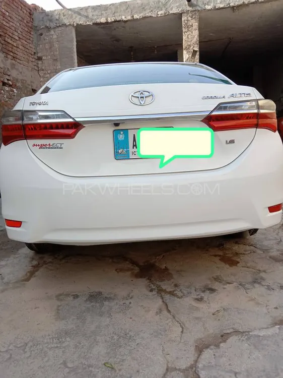 Toyota Corolla 2018 for Sale in Faisalabad Image-1
