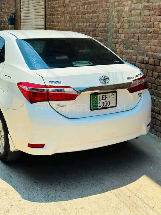 Toyota Corolla 2015 for Sale in Faisalabad Image-1