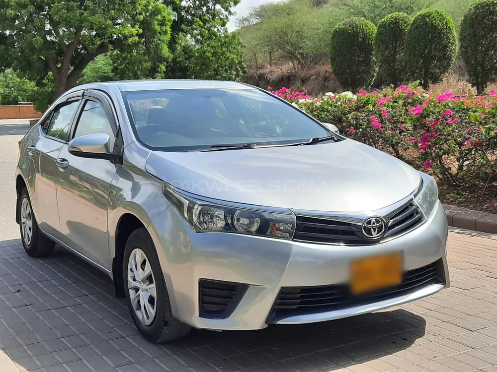 Toyota Corolla 2015 for Sale in Karachi Image-1