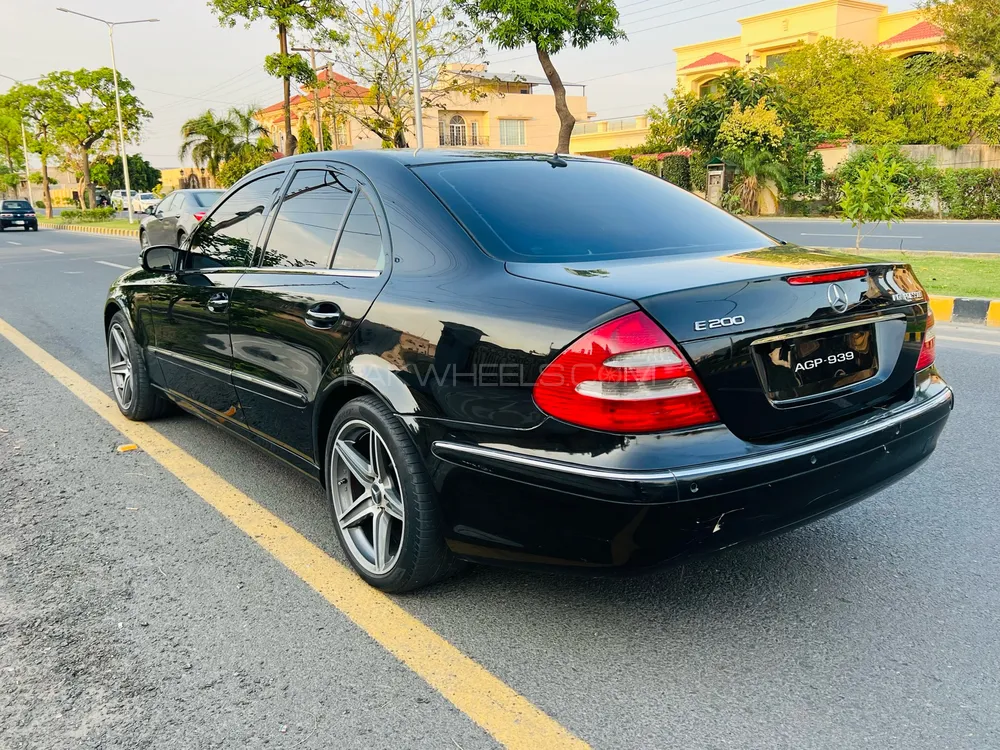 Mercedes Benz E Class 2004 for Sale in Lahore Image-1