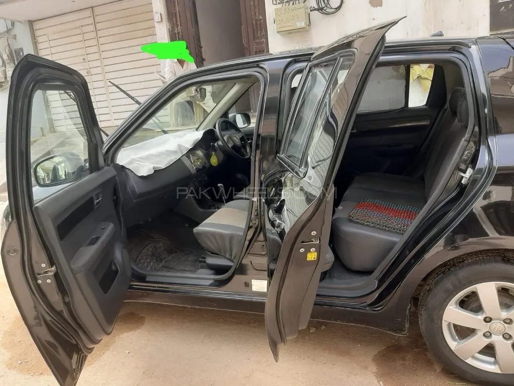 Suzuki Swift 2014 for Sale in Karachi Image-1