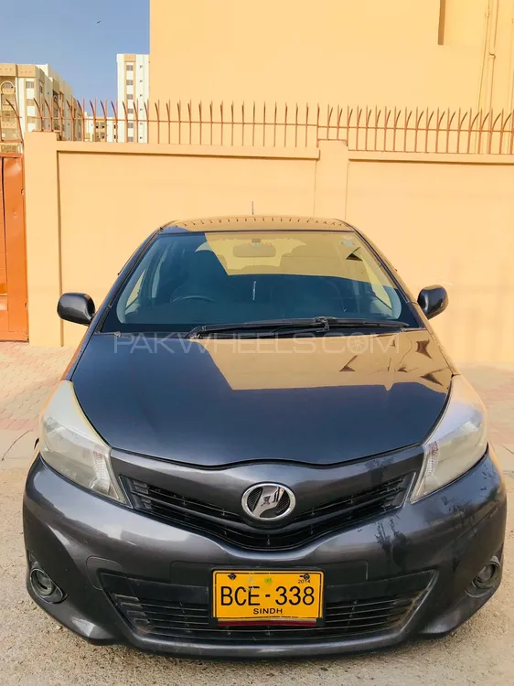 Toyota Vitz 2011 for Sale in Karachi Image-1