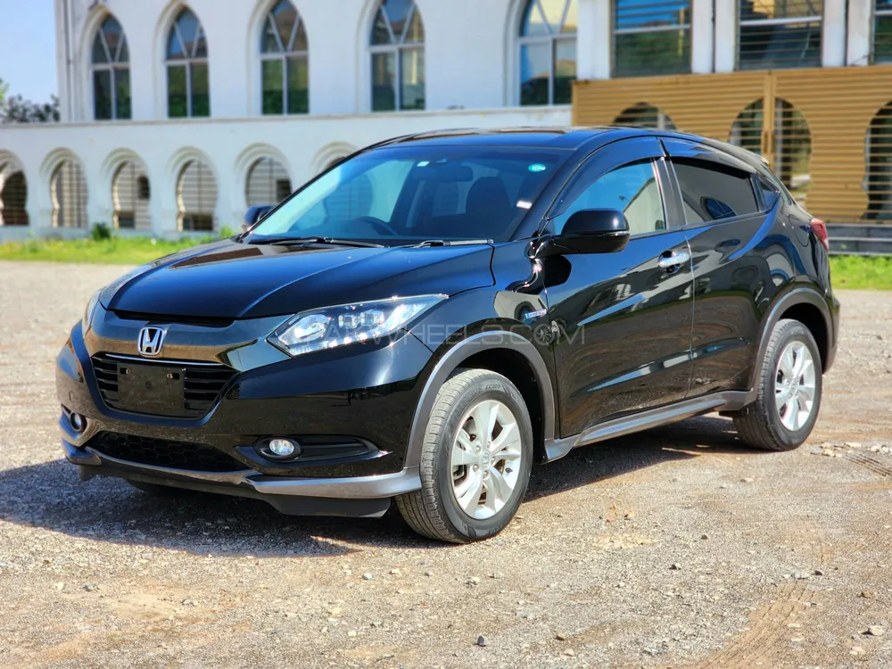 Honda Vezel 2017 for Sale in Islamabad Image-1
