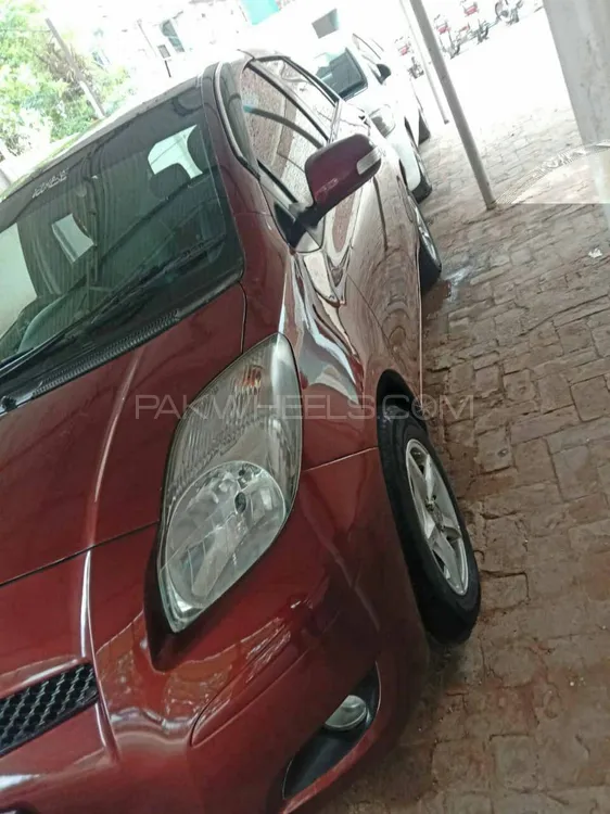 Toyota Vitz 2010 for Sale in Sahiwal Image-1