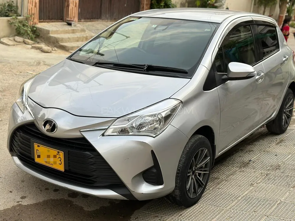 Toyota Vitz 2017 for Sale in Karachi Image-1