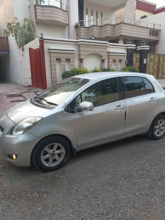Toyota Vitz 2010 for Sale in Faisalabad Image-1