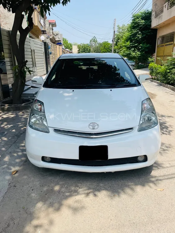 Toyota Prius 2007 for Sale in Lahore Image-1
