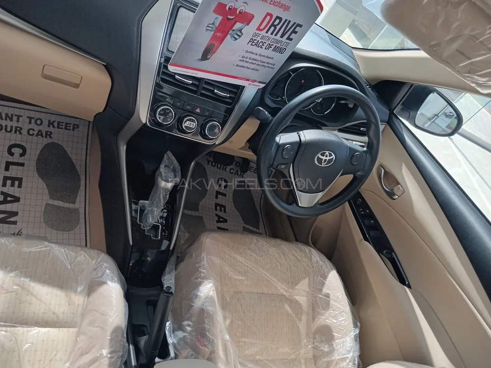 Toyota Yaris Sedan 2023 for Sale in Lahore Image-1